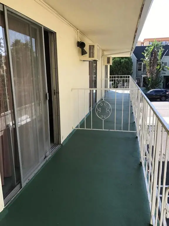 Hollywood Premiere Motel 9