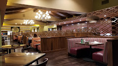 Thai near Hollywood Premiere Motel